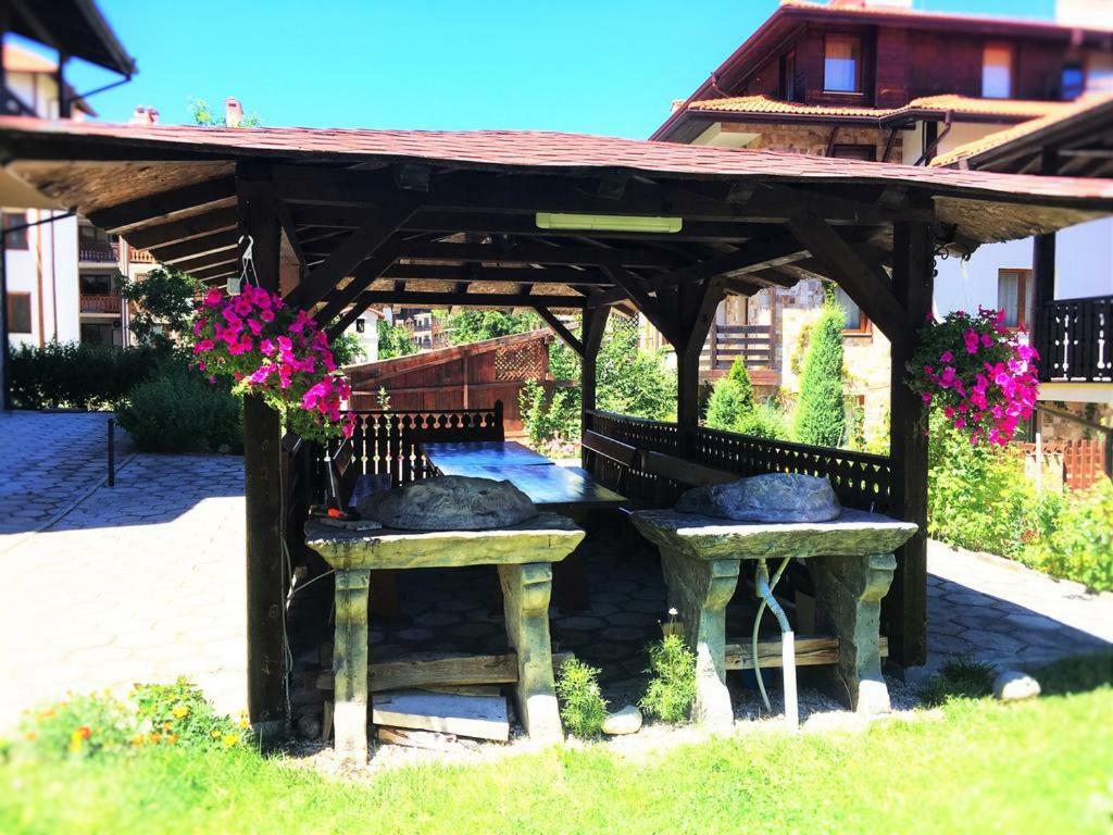 Aparthotel Vista Top Lodge Bansko Bagian luar foto